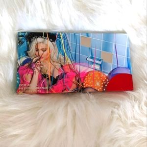 Kylie Sipping Pretty Pressed Powder Palette